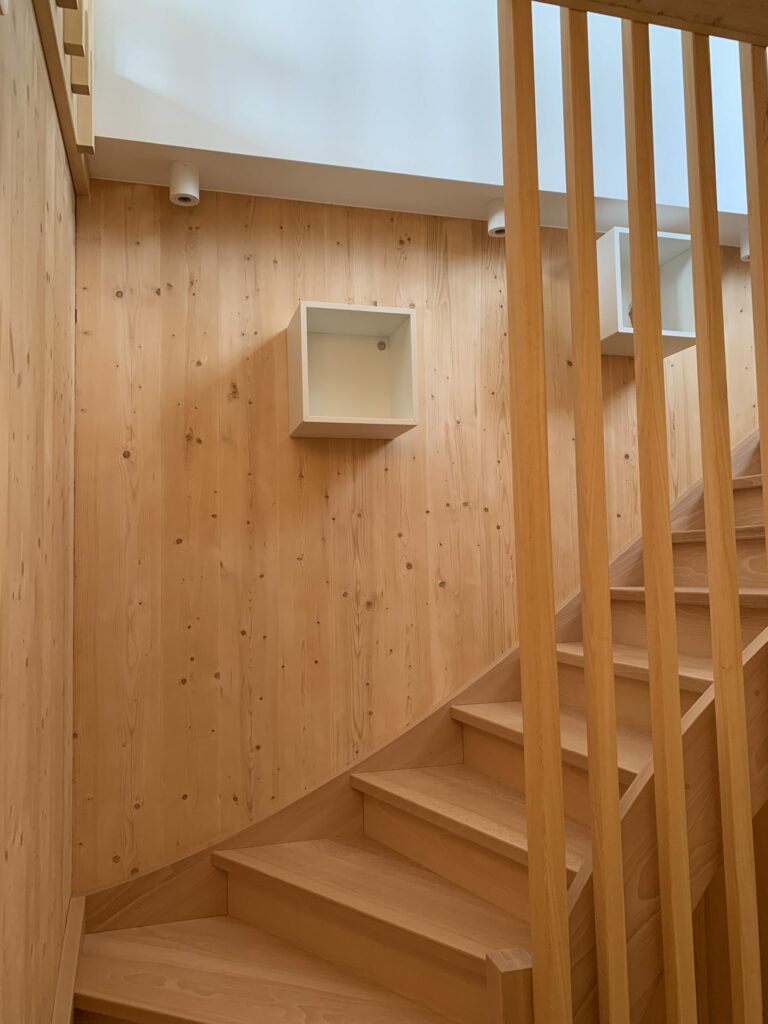 Alisa, Braine-l’Alleud : escalier en bois
