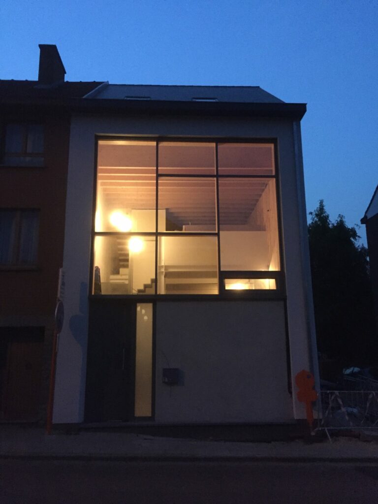 Menil, Braine-l’Alleud : façade côté rue
