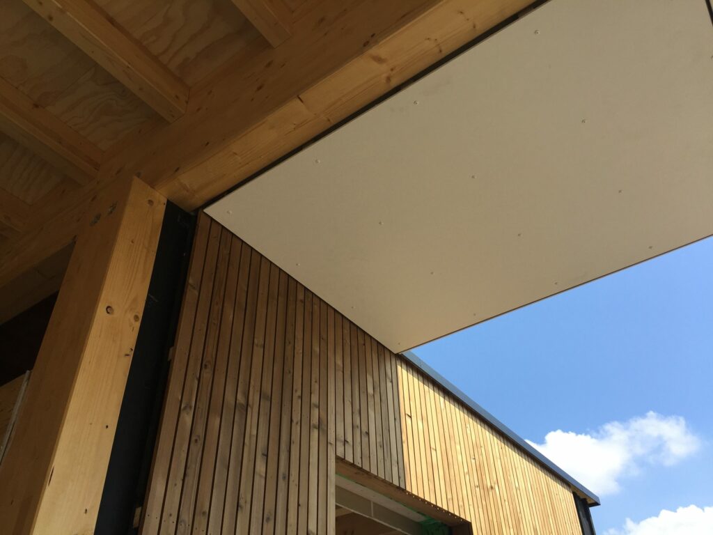 Pavillon Horeca, Mouscron : bardage en bois