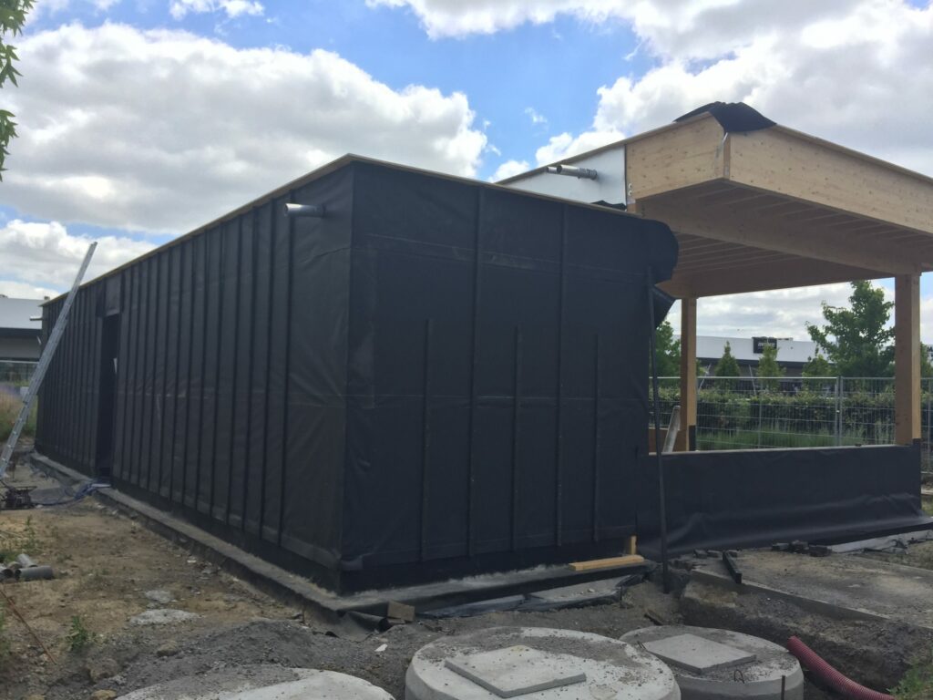 Pavillon Horeca, Mouscron : façade en cours