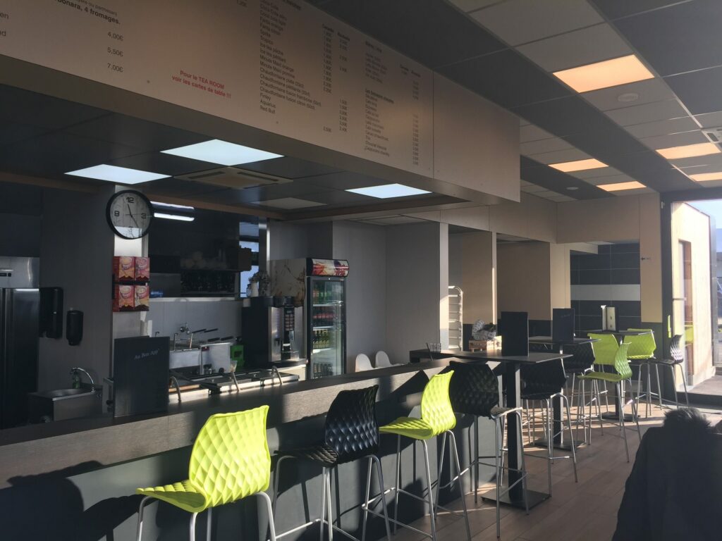 Pavillon Horeca, Mouscron : intérieur